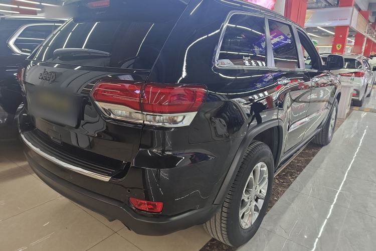Used Jeep Grand Cherokee 2016 3.0L Comfort Navigation Edition Exterior 3