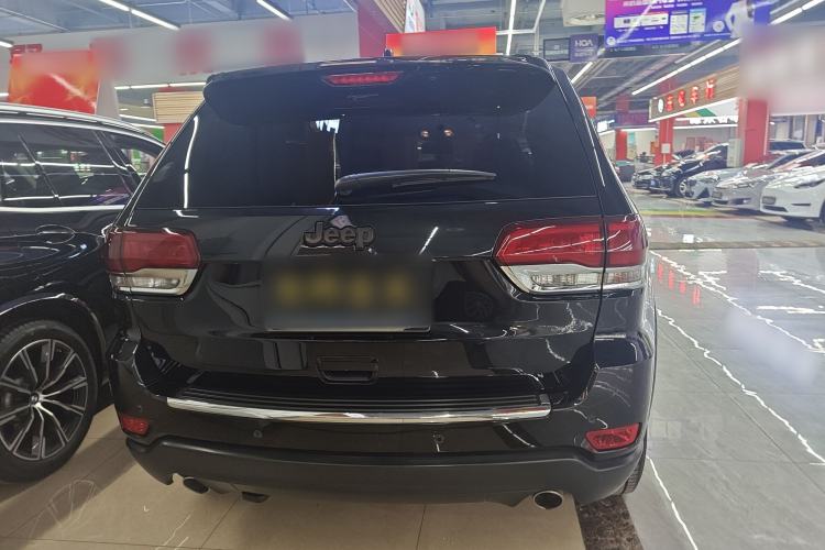 Used Jeep Grand Cherokee 2016 3.0L Comfort Navigation Edition Exterior 4