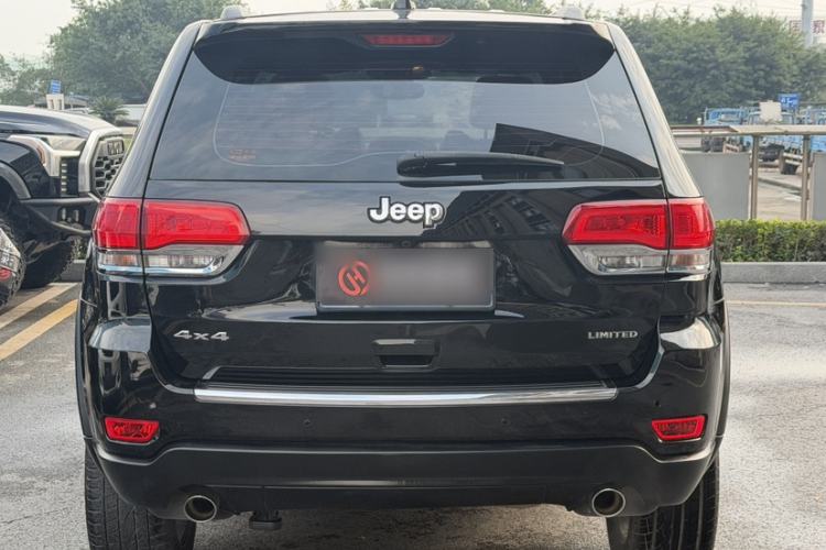 Used Jeep Grand Cherokee 2016 3.0L Comfort Navigation Edition Exterior 6