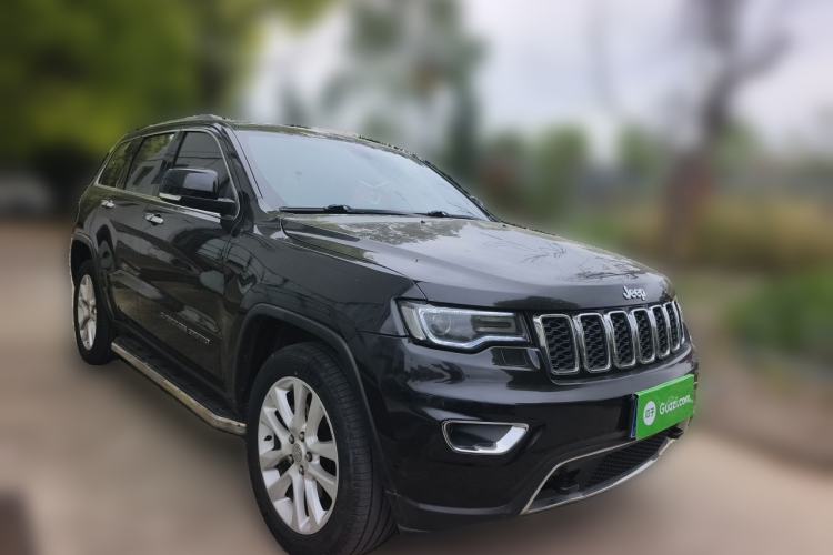 Used Jeep Grand Cherokee 2016 3.0L Comfort Navigation Edition Front Right 45 Deg