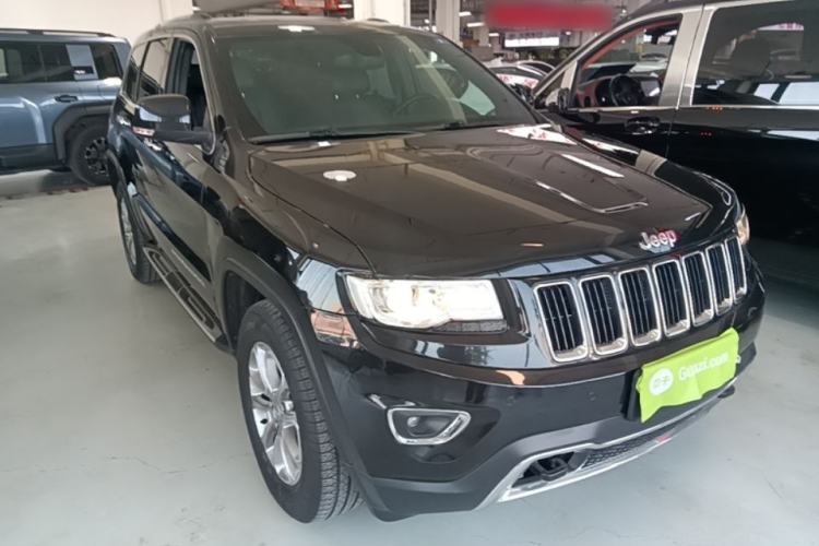 Used Jeep Grand Cherokee 2016 3.0L Comfort Navigation Edition Front Right 45 Deg