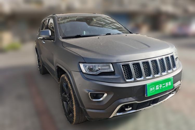 Used Jeep Grand Cherokee 2016 3.6L Luxury Navigation Edition Front Right 45 Deg