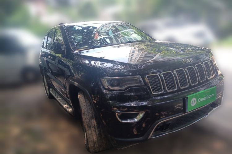Used Jeep Grand Cherokee 2016 3.0L Comfort Navigation Edition Front Right 45 Deg