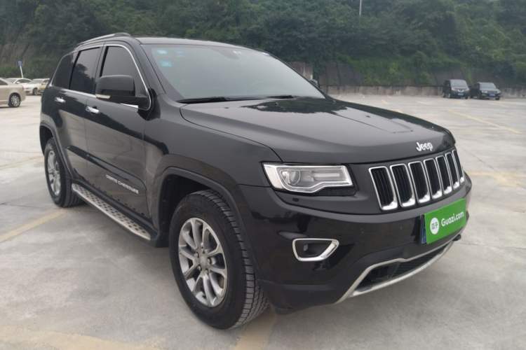 Used Jeep Grand Cherokee 2016 3.0L Comfort Navigation Edition Front Right 45 Deg