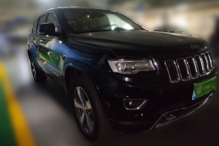 Used Jeep Grand Cherokee 2016 3.6L Luxury Navigation Edition Front Right 45 Deg