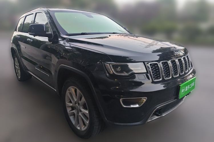 Used Jeep Grand Cherokee 2016 3.0L Comfort Navigation Edition Front Right 45 Deg