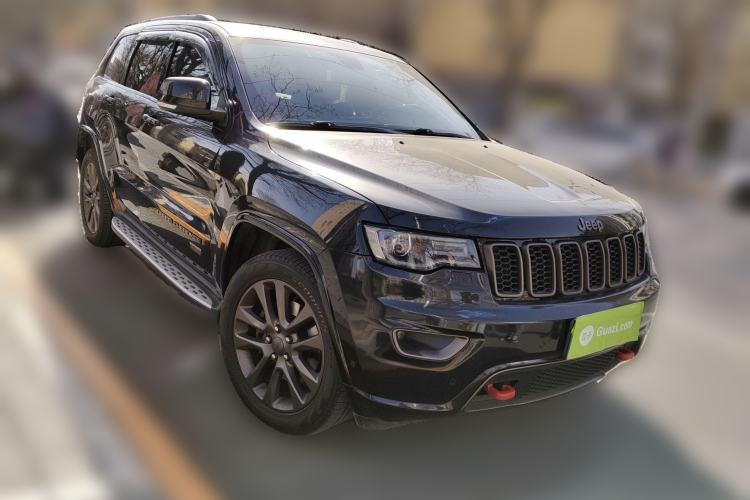 Used Jeep Grand Cherokee 2016 3.6L 75th Anniversary Tribute Edition Front Right 45 Deg