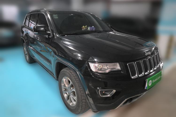 Used Jeep Grand Cherokee 2016 3.0TD Diesel Comfort Navigation Version Front Right 45 Deg
