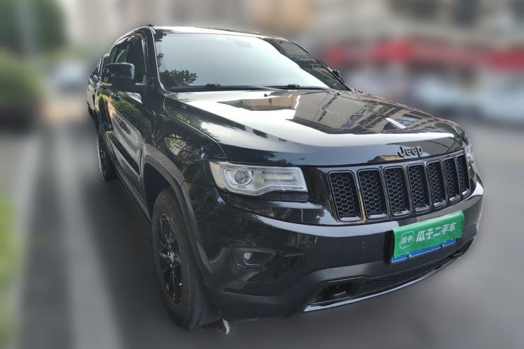 Used Jeep Grand Cherokee 2016 3.0L Comfort Navigation Edition Front Right 45 Deg