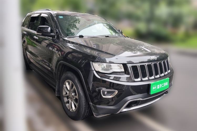 Used Jeep Grand Cherokee 2016 3.0L Comfort Navigation Edition Front Right 45 Deg