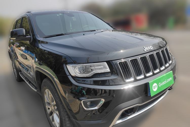 Used Jeep Grand Cherokee 2016 3.0L Comfort Navigation Edition Front Right 45 Deg