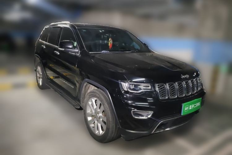 Used Jeep Grand Cherokee 2016 3.0L Comfort Navigation Edition Front Right 45 Deg