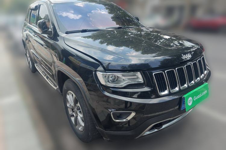 Used Jeep Grand Cherokee 2016 3.0L Comfort Navigation Edition Front Right 45 Deg