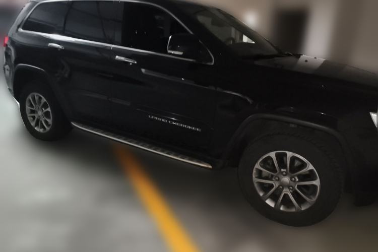 Used Jeep Grand Cherokee 2016 3.0L Comfort Navigation Edition Front Right 45 Deg