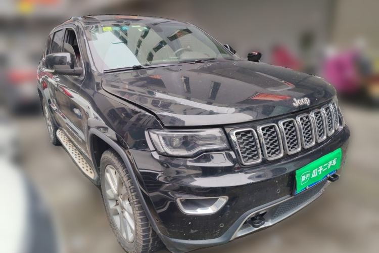 Used Jeep Grand Cherokee 2016 3.0L Comfort Navigation Edition Front Right 45 Deg