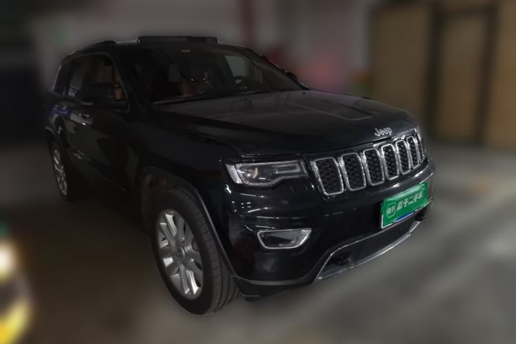 Used Jeep Grand Cherokee 2016 3.0L Comfort Navigation Edition Front Right 45 Deg