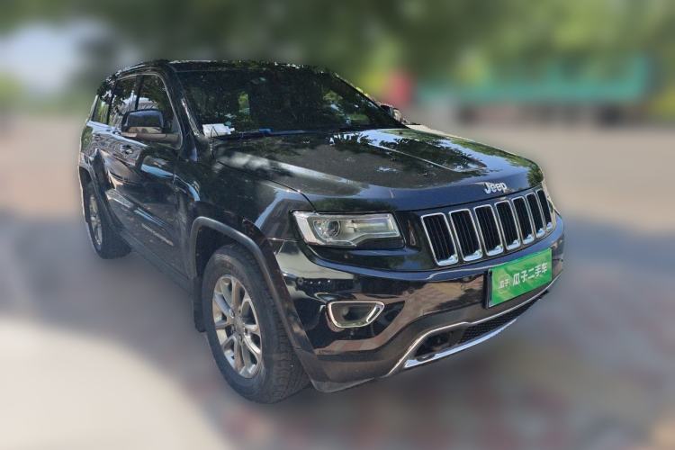 Used Jeep Grand Cherokee 2016 3.0L Comfort Navigation Edition Front Right 45 Deg