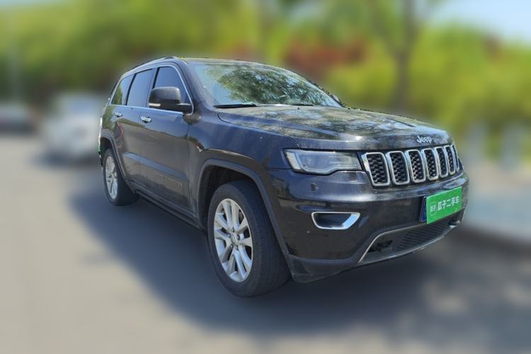Used Jeep Grand Cherokee 2016 3.0L Elite Navigation Edition Front Right 45 Deg