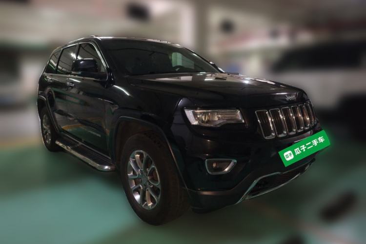 Used Jeep Grand Cherokee 2016 3.0L Comfort Navigation Edition Front Right 45 Deg
