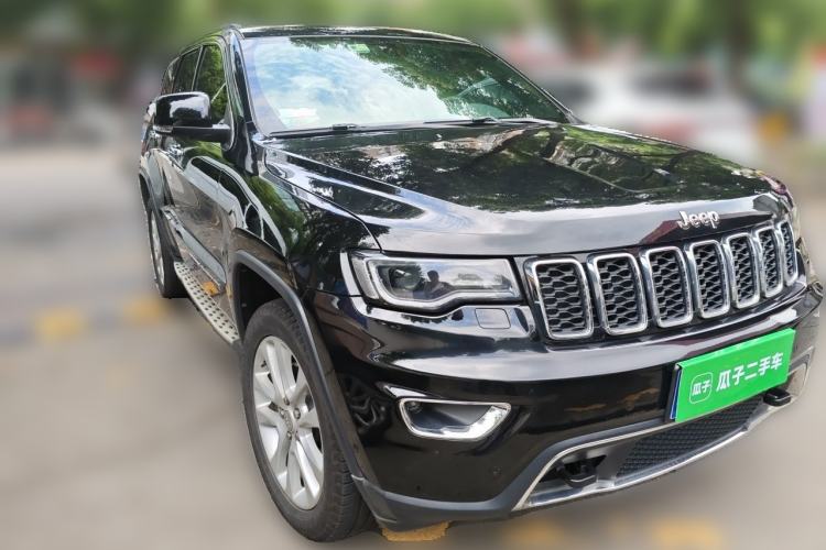 Used Jeep Grand Cherokee 2016 3.0L Comfort Navigation Edition Front Right 45 Deg