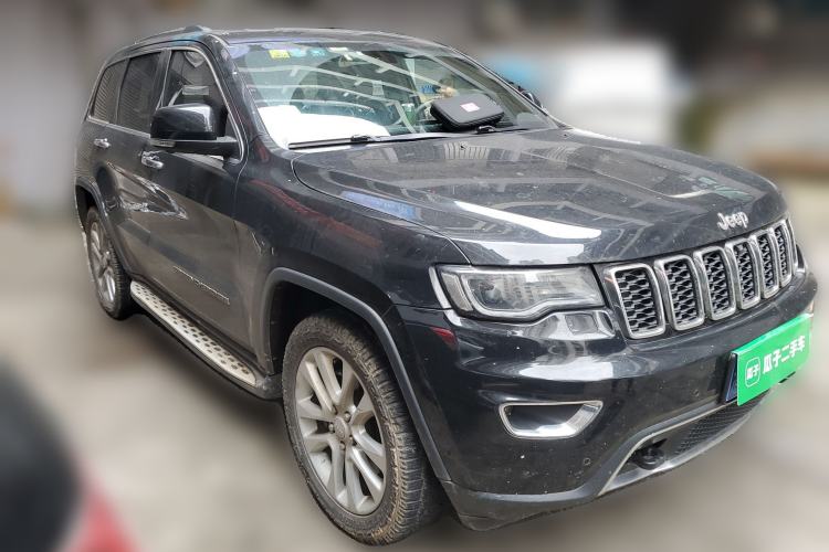 Used Jeep Grand Cherokee 2016 3.0L Comfort Navigation Edition Front Right 45 Deg