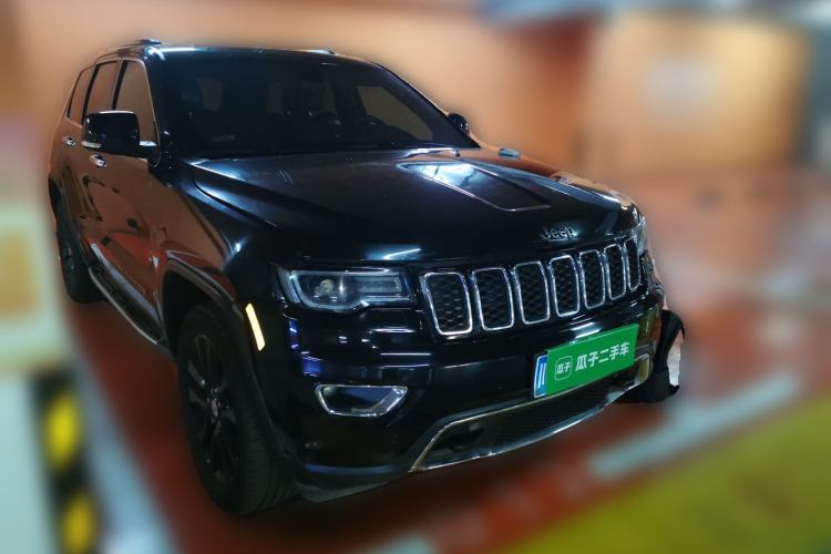 Used Jeep Grand Cherokee 2016 3.0L Comfort Navigation Edition Front Right 45 Deg