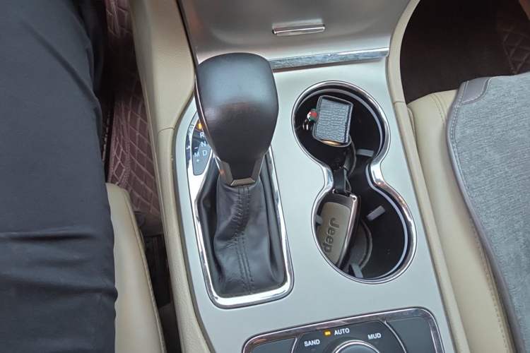 Used Jeep Grand Cherokee  Gear Lever