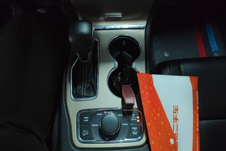 Used Jeep Grand Cherokee 2016 3.0L Elite Navigation Edition Gear Lever