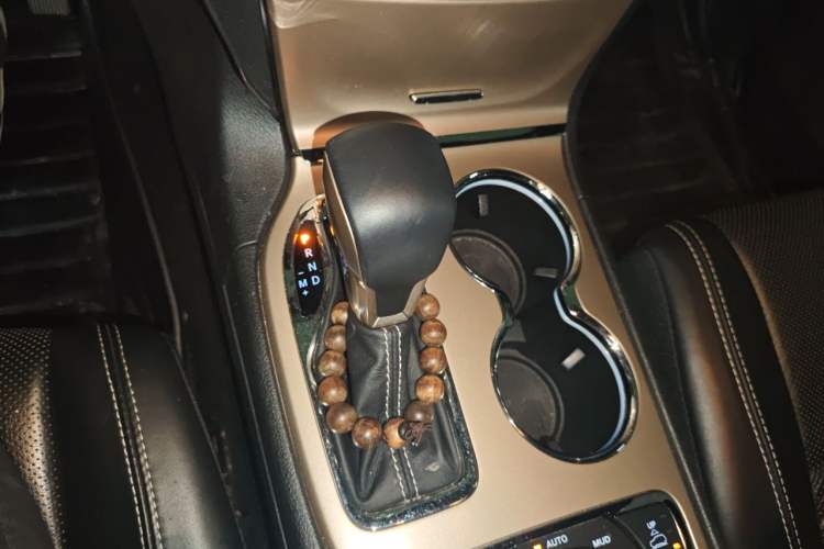 Used Jeep Grand Cherokee 2016 3.0L Elite Navigation Edition Gear Lever