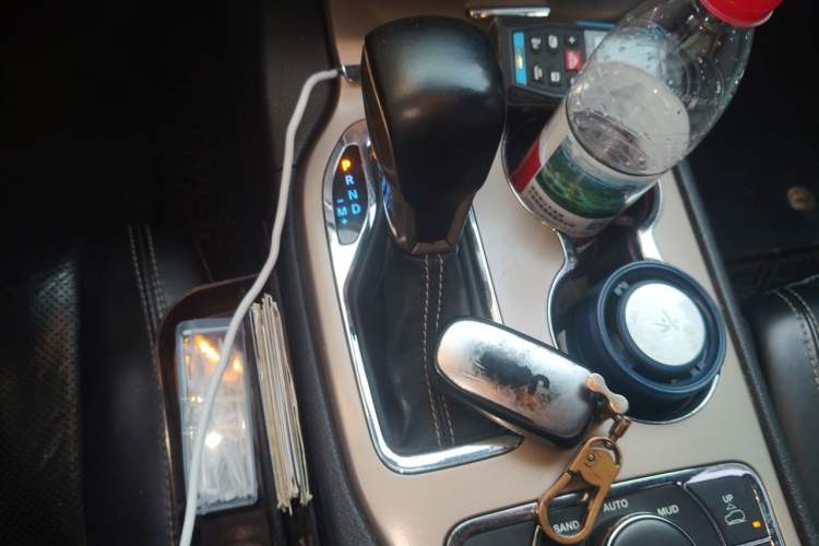Used Jeep Grand Cherokee 2016 3.0L Elite Navigation Edition Gear Lever