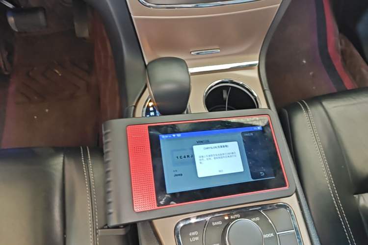 Used Jeep Grand Cherokee 2016 3.0L Comfort Navigation Edition Gear Lever