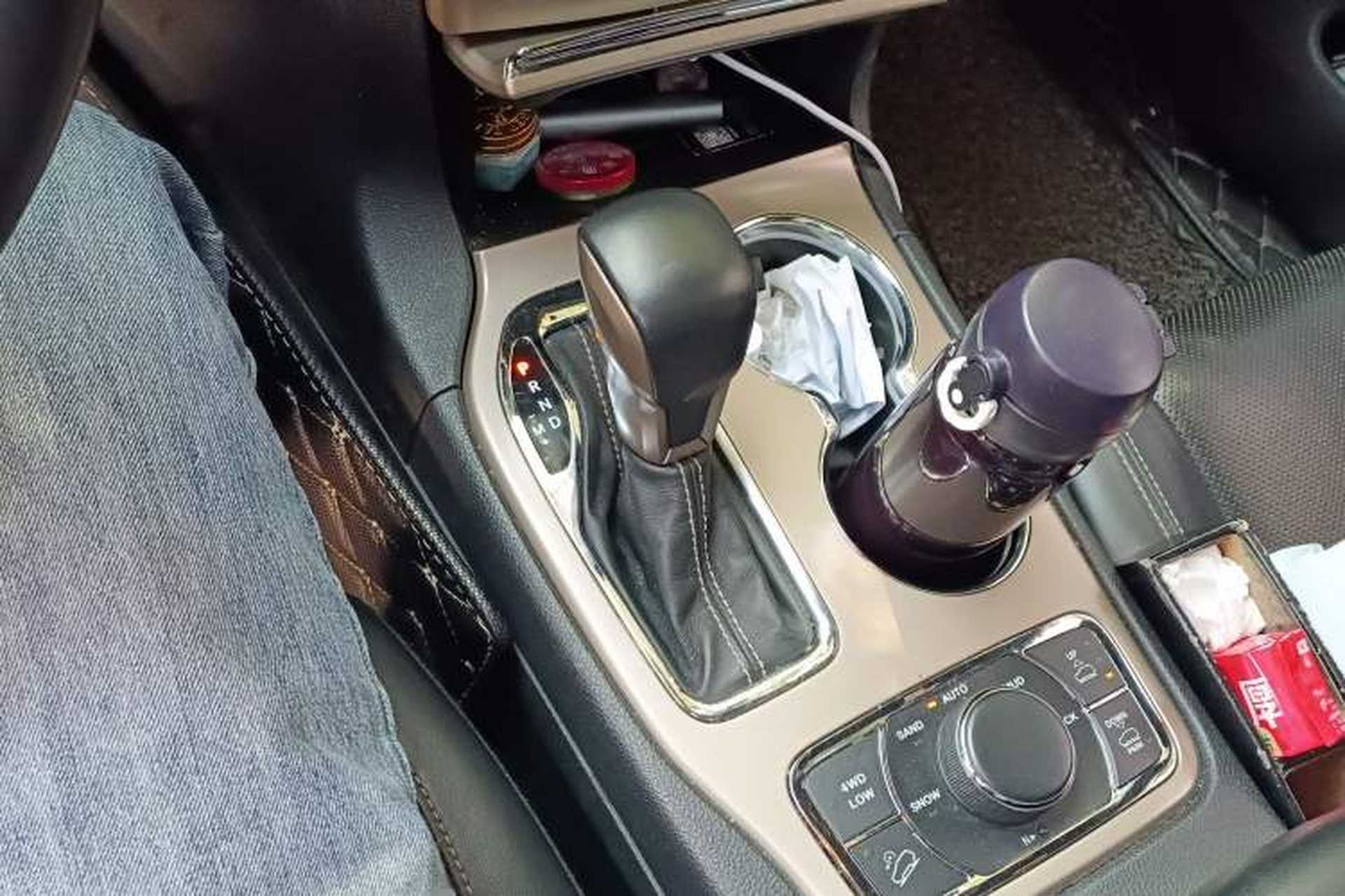 Used Jeep Grand Cherokee 2016 3.0L Elite Navigation Edition Gear Lever