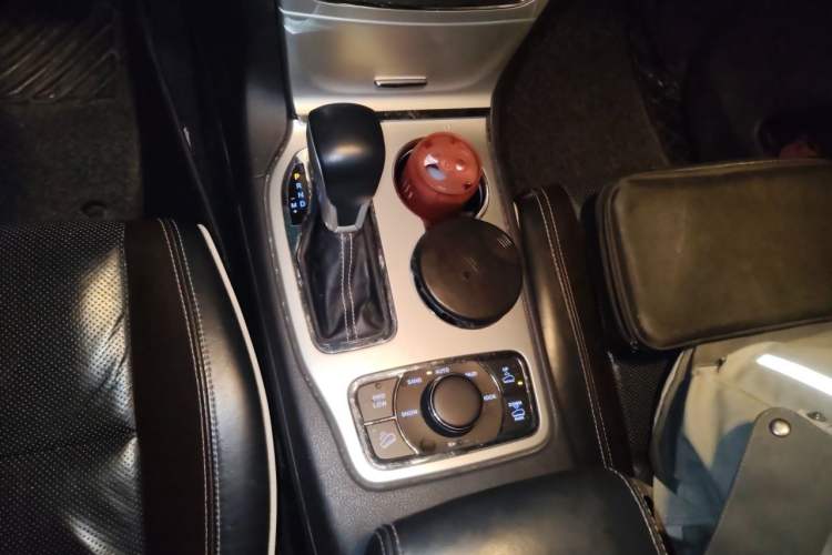 Used Jeep Grand Cherokee 2016 3.6L Luxury Navigation Edition Gear Lever
