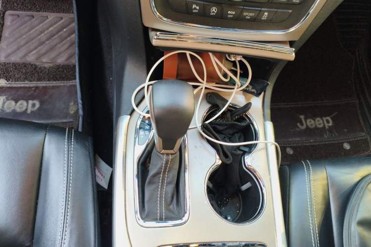 Used Jeep Grand Cherokee 2016 3.0L Elite Navigation Edition Gear Lever