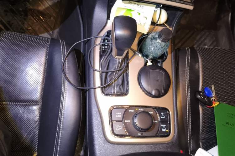 Used Jeep Grand Cherokee 2016 3.0L Elite Navigation Edition Gear Lever
