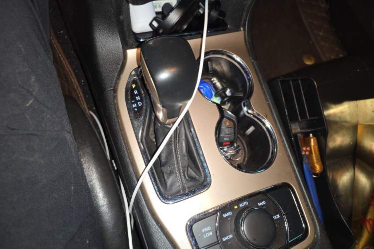 Used Jeep Grand Cherokee 2016 3.0TD Diesel Comfort Navigation Version Gear Lever
