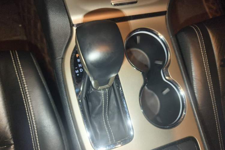 Used Jeep Grand Cherokee 2016 3.0L Comfort Navigation Edition Gear Lever