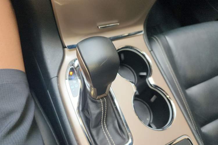 Used Jeep Grand Cherokee 2016 3.0L Comfort Navigation Edition Gear Lever