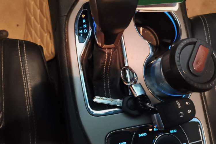 Used Jeep Grand Cherokee 2016 3.0L Comfort Navigation Edition Gear Lever