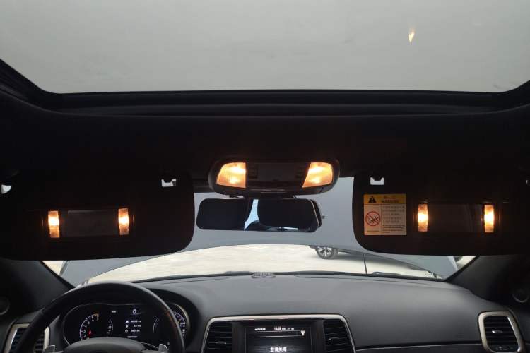 Used Jeep Grand Cherokee 2016 3.0L Comfort Navigation Edition Headliner