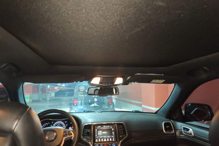 Used Jeep Grand Cherokee 2016 3.0L Comfort Navigation Edition Headliner