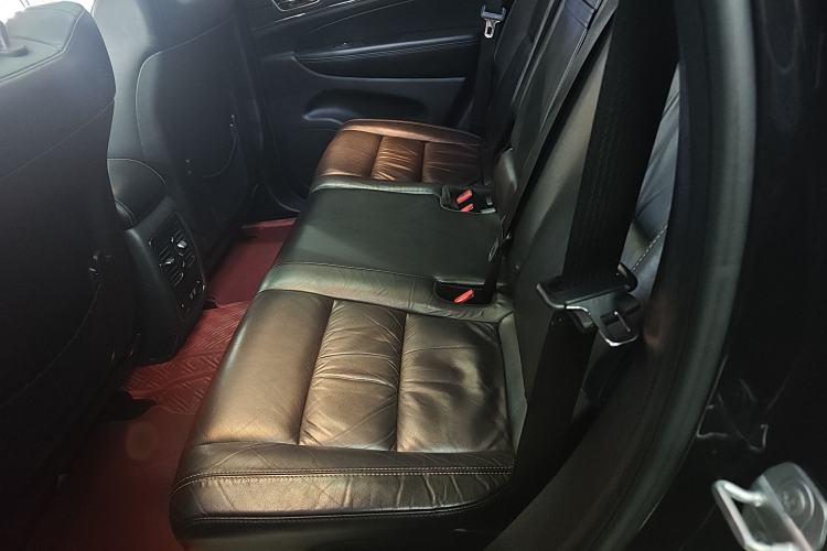 Used Jeep Grand Cherokee 2016 3.0L Comfort Navigation Edition Interior 1