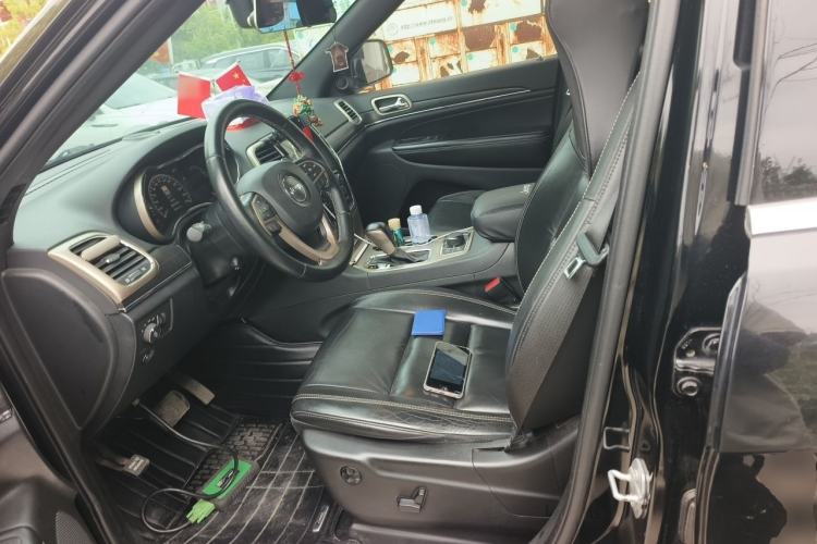 Used Jeep Grand Cherokee 2016 3.0L Comfort Navigation Edition Left Front Seat