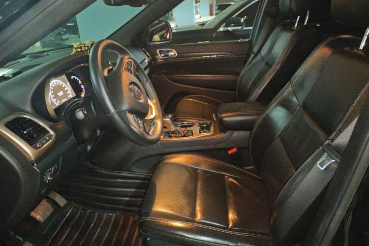 Used Jeep Grand Cherokee 2016 3.0L Elite Navigation Edition Left Front Seat