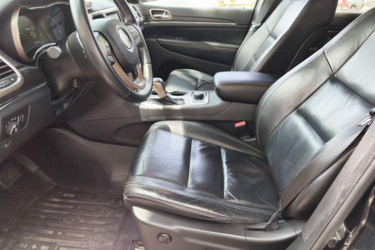 Used Jeep Grand Cherokee 2016 3.0L Comfort Navigation Edition Left Front Seat