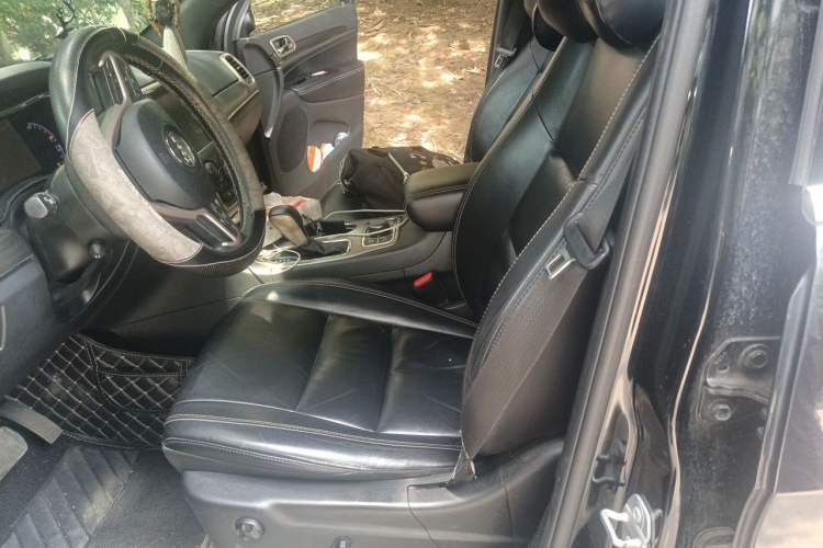 Used Jeep Grand Cherokee 2016 3.0L Comfort Navigation Edition Left Front Seat