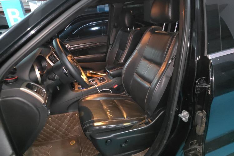 Used Jeep Grand Cherokee 2016 3.0TD Diesel Comfort Navigation Version Left Front Seat