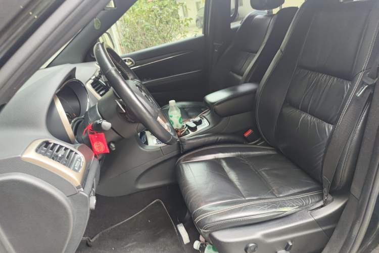 Used Jeep Grand Cherokee 2016 3.0L Comfort Navigation Edition Left Front Seat