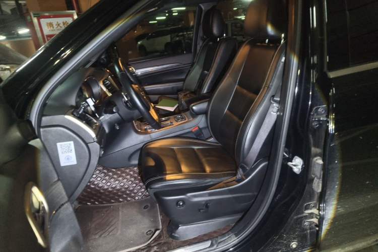 Used Jeep Grand Cherokee 2016 3.0L Comfort Navigation Edition Left Front Seat