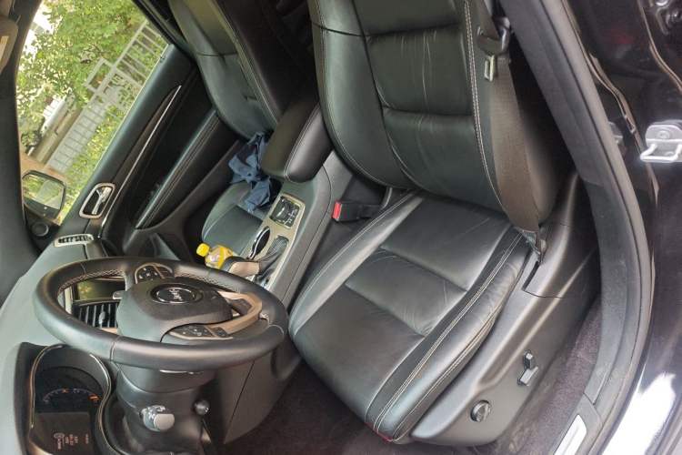 Used Jeep Grand Cherokee 2016 3.0L Comfort Navigation Edition Left Front Seat